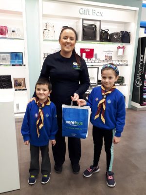 Beavers collect First Aid donations - Team sport